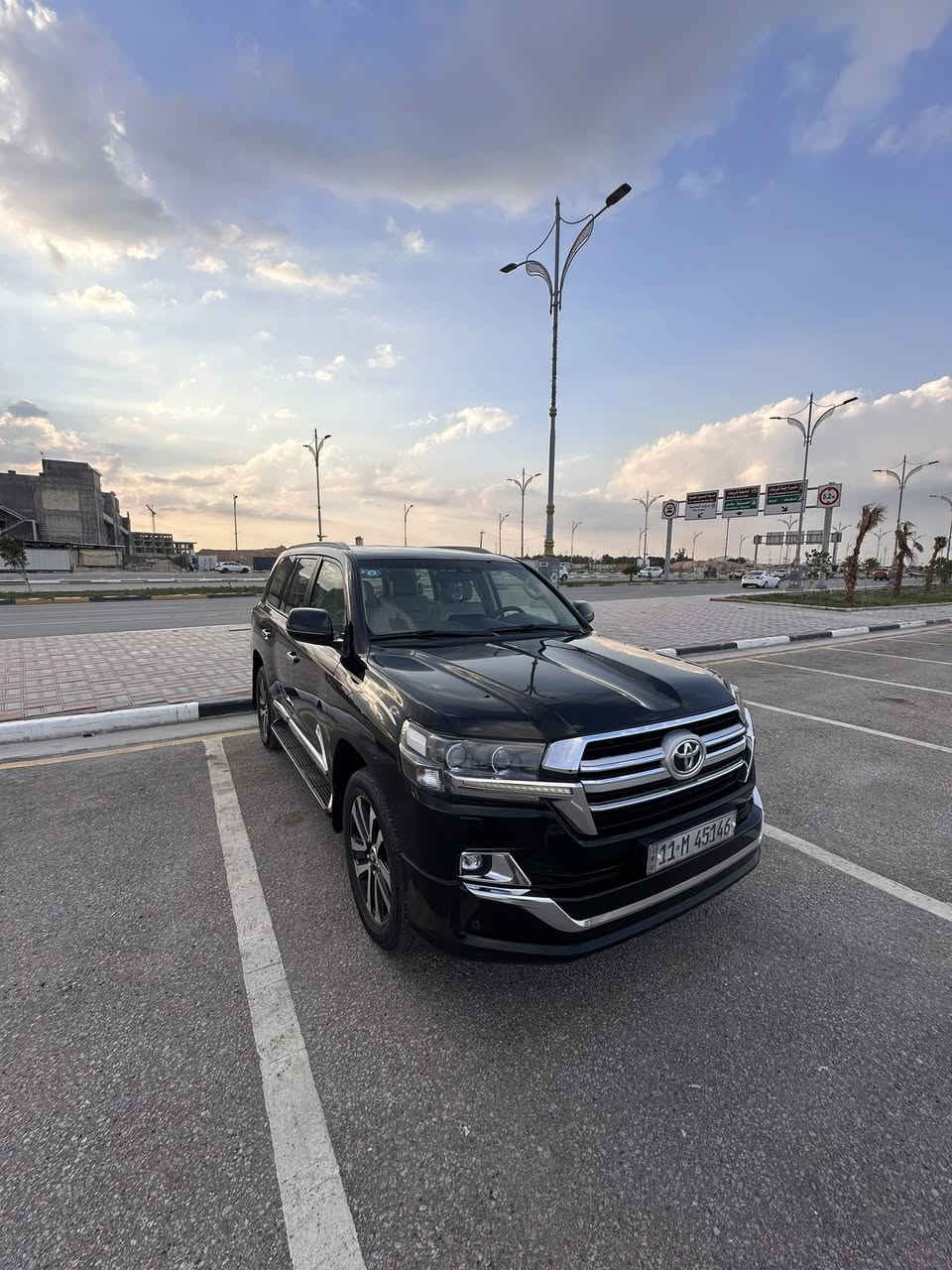 السلام عليكم لاندكروز ٢٠١٩ بريم اصل كفاله عامه من كلشي فول مواصفات استخدام شخصي رقم بغداد بسمي 
السعر ٥٣٠ وبيه مجال 
للاستفسار ***********
