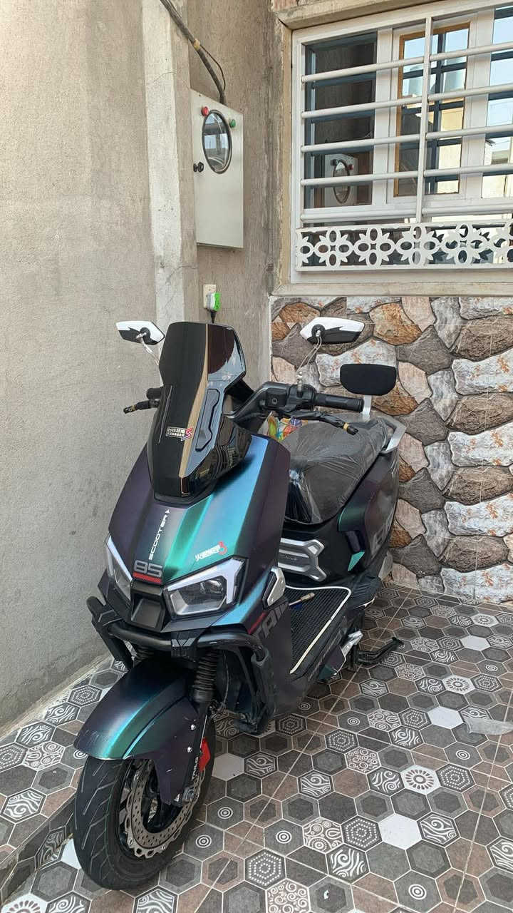 صاعقه موديل ٢٠٢٥ جديد لوك استخدام قليل بطاريات شرط على فحص نضافتها كدام العين ماطور بعد الخط على تاير للبيع ويرهم مراوس بشي نضيف 
***********

