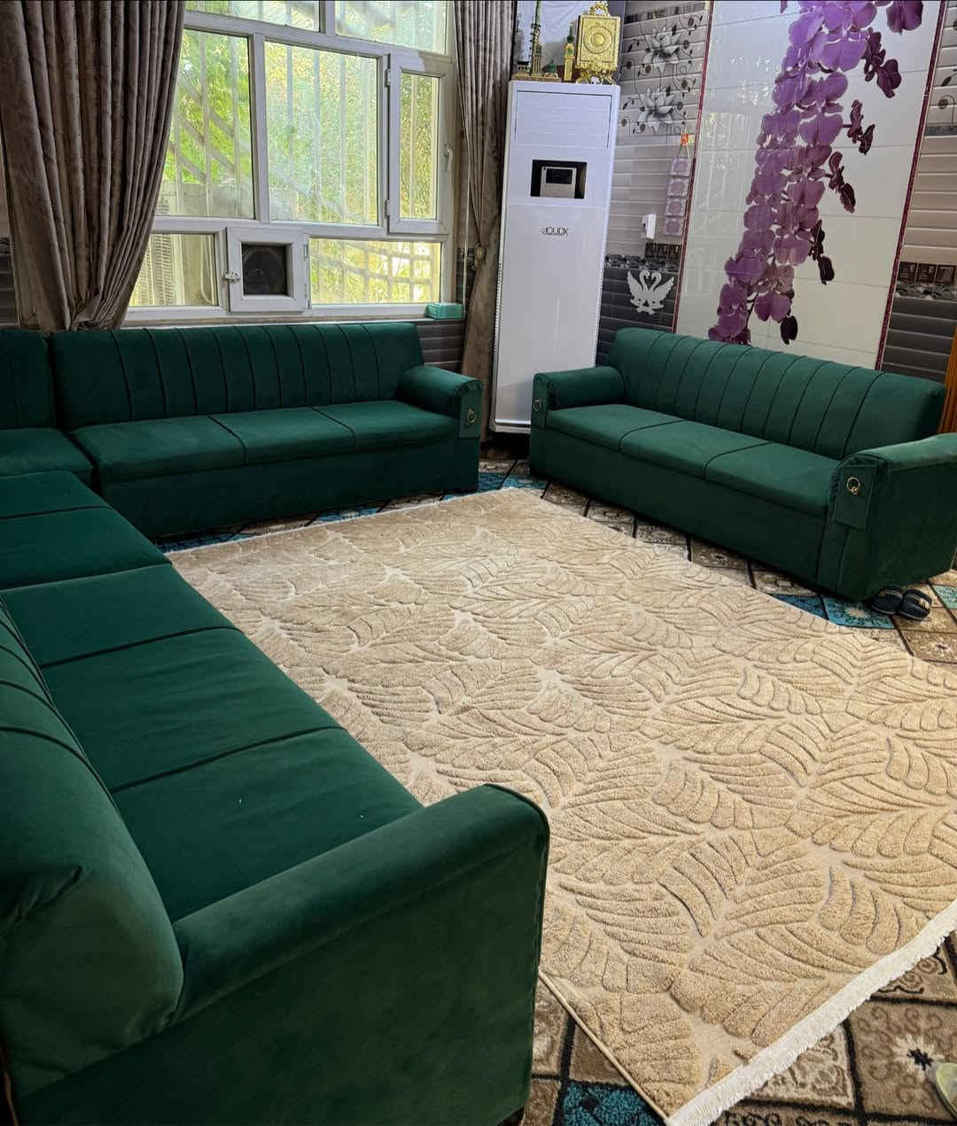 ديوان زيتوني نظيف للبيع بسعر ٥٥٠ وبي مجال كربلاء طويريج ***********
