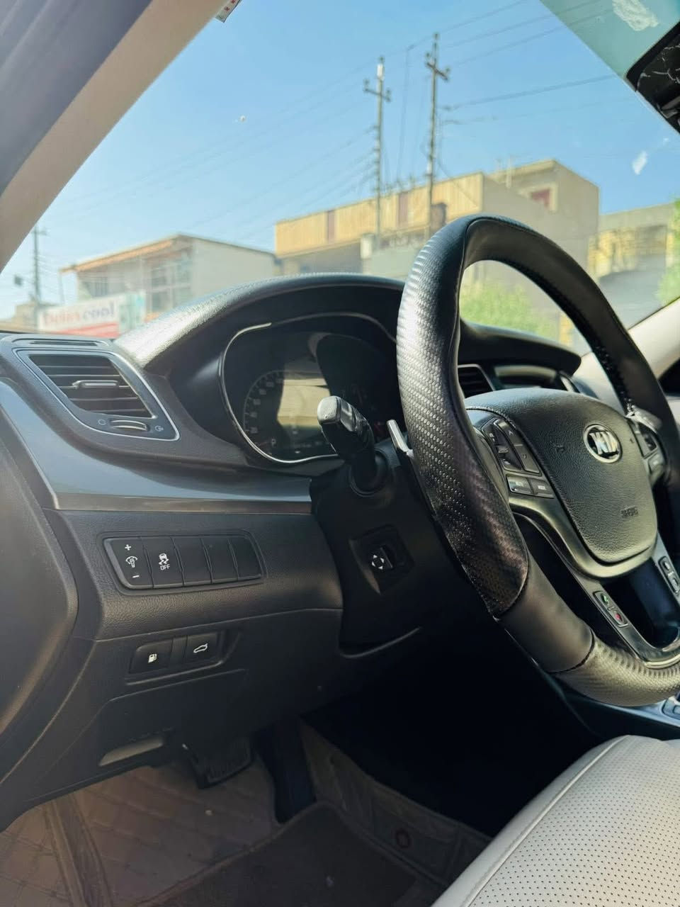 ‏ ✅👑KIA CADENZA💰 موديل 2014‼️ خليجي مكينة  V6✈️✈️
السيارة فول الفول ملكي 👑👑👑
1: فول تحكم ستيرن 🔺
2:شفتات ستيرن 🔺
3 كشن كهرباء+ خزن ميموري 🔺
4:بنوراما 🔺
5:بك لايت لد🔺
6: زراك لايت 🔺
7: شاشة + كامرة 🔺
8:شاشة اعطال 🔺
9:كير اوتو + عادي 🔺
10: تدفئة تبريد كشنات🔺
11:كشنات جلد لون ابيض ملكي ⚪️🔺
12:مري شفط 🔺
13:لايت عدستين LED🔺
14:لد نهاري 🔺
15:حساسات خلفي ++امامي 🔺
16:بلوجكتر LED🔺
17: ستيرن كهرباء 🔺
18: اوتو هولد 🔺
19:هند بريك بصمة 🔺
20:سستم  صوت💿 انفنتي  10 سماعات 🎧🎧🥁🔺
21:علامة كدنزة بلدوسة 👑
22: ويل كب عدد 5‼️
23:تحكم خلفي تبريد + سستم الصوت 
24: تبريد خلفي 
24:بردة خلفية 
25: مري قلاب 
26 : تخم تاير جديد + بطارية جديدة 

السيارة فول للاخير ملكي  السيارة باسمي  تحويل مباشر 
 بيهة  ملاحظات  بسيطة وبيهة حار على كد 4 اصابع باب السايق ممصبوغ ❌❌فقط مصلح وخليتلة فابلون  السيارة بدون قطرة صبغ بلادية 💯💯 صدر جديد  
السيارة ماشية 140 الف 
عنواني  بغداد  حي الجهاد 
سعر  السيارة 135 وبيها مجال شي قليل 
للاستفسار اكثر ***********
