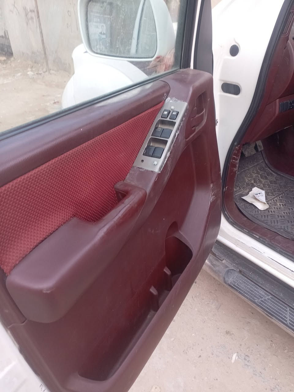 سلام عليكم نيفاره موديل 2009 رقم نجف دولي بسمي السعر 85 مكان النجف الكوفه رقم الهاتف *********** وترهم مراوس بفلاونزه اوتوماتيك
