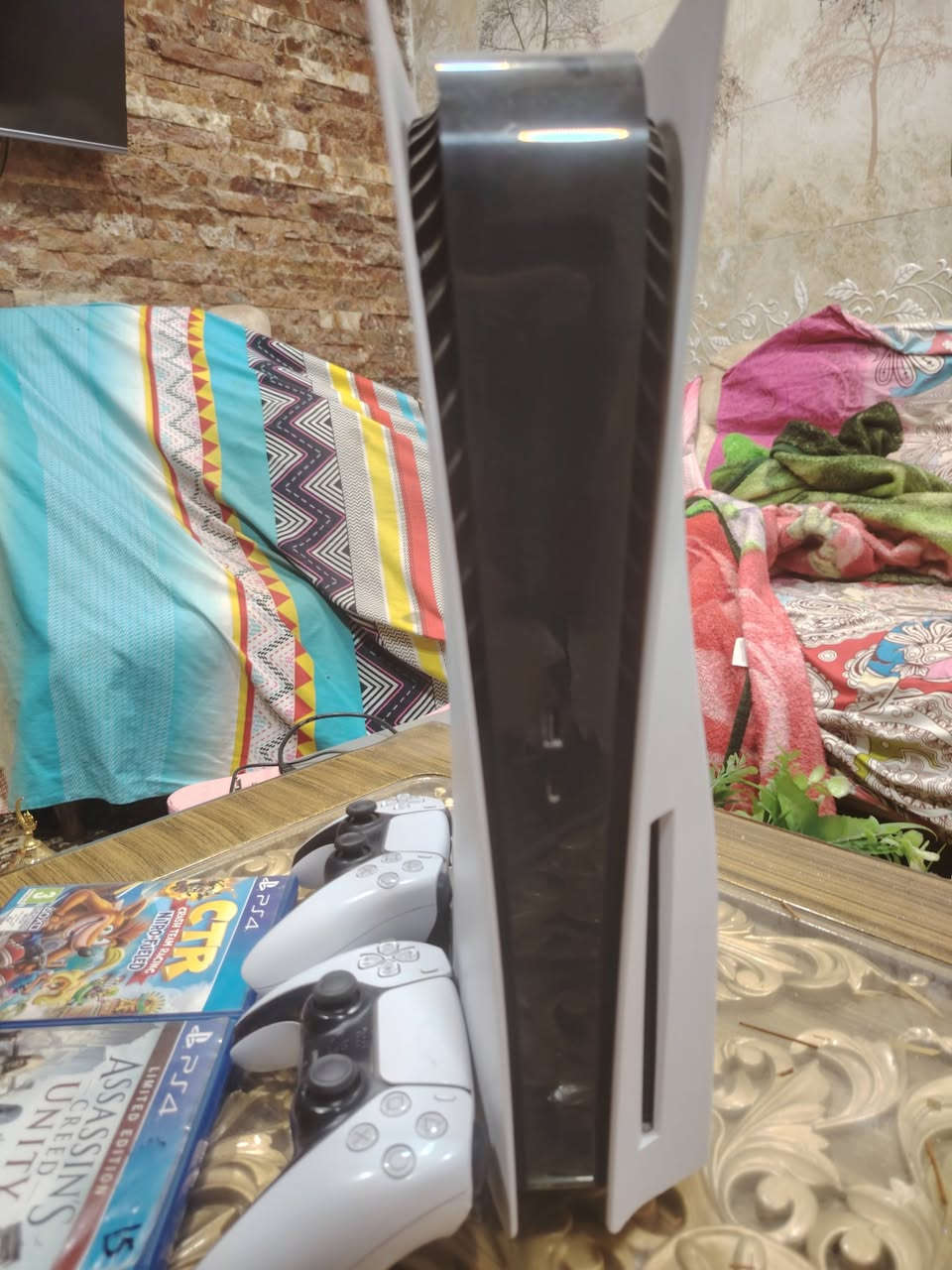 Ps5 fat 500GB للبيع
نضافه 95٪ ما مفتوح ولا مصلح ابد مع غراضه الاصليه بس بدون كارتونه يحتوي على حساب بيه mortal Kombat 11 ultimate مع محتوياتها الكامله و يحتوي على قرصين assassin's Creed unity و crash team rasing مع جوستكين اصليات 
السعر 650 و قابل للتفاوض
العنوان بغداد الغزاليه 
هـ/***********
