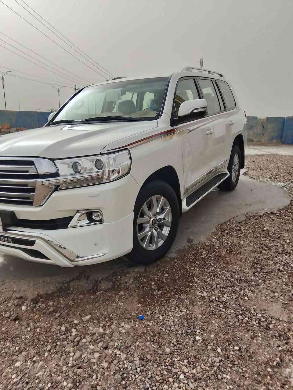لاندكروزر بريمي للبيع
الموديل /2017
ماشيه 79km
رقم بغداد 
***********
