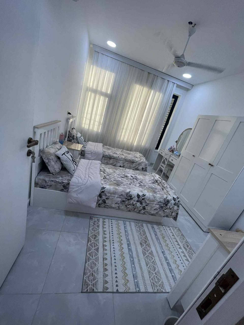 بيت لبيع مساحة ٨٦ متر طابقين بناء حديثة درج  اول العنوان النعيرية السعر ٢٢٠  بية مجال رقم الموبايل ***********
