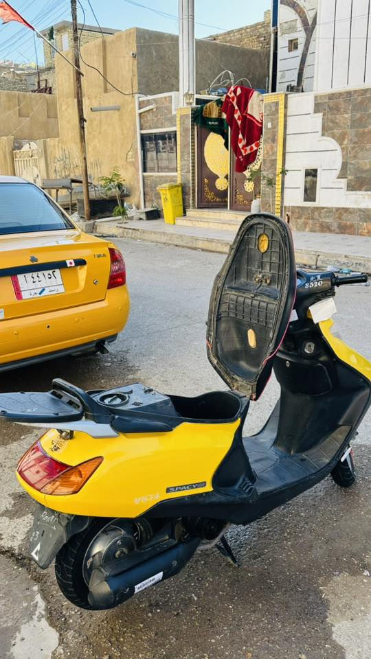 سلام عليكم سبيسي مال رمبه غراضهه بلاديه اول فتحه الهه كهربائيات شغاله كفرات اصليات مالتهه كشن سوادات تايرات حدد باتري جديد  سعرها 800 وبيه مجال للاتصال *********** مكاني كوت انوار الصدر
