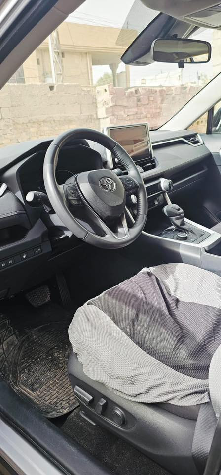 �
Toyota RAV4 2025

• فول مواصفات
• فئة XLE
• ماشية 12 ألف ميل فقط
• فتحة سقف
• بصمة تشغيل
• رادارات أمامية وجانبية
• صندوق كهربائي
• شاشة وكاميرا
• سيارة نظيفة جداً وجاهزة

📞 للتواصل: ***********
واتساب ومكالمات متوفرة �
