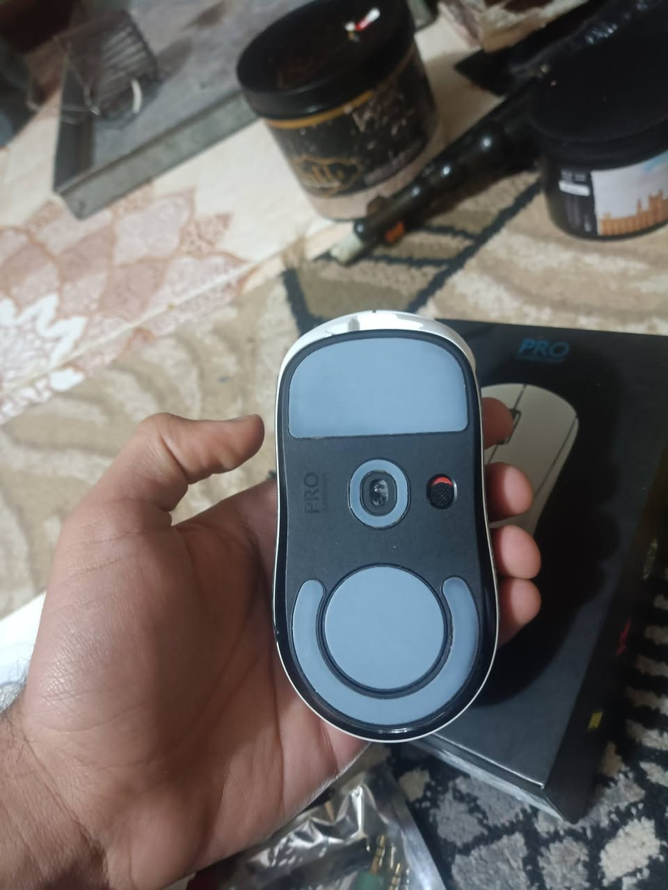 Logitech pro superlight gaming mouse
DPI:100 - 25.600
MAX ACCELERATION 40 G²
Max speed 400 iPS²
USB report rate 1000 Hz (1ms)
Weight 63g 
Price :25.000 Dinar


**إذا كنت صاحب هذا الإعلان وتريد حذفه لأي سبب، رجاءا أرسل رسالة إلى الدعم الفني**