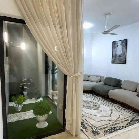 #مجمع_اللؤلؤة_السكني 📍 عرض مميز 

� فرصة ذهبية لامتلاك بيت في المربع الذهبي 🏡

بيت بمساحة 200 متر للبيع
📍 موقع مميز جدًا مقابل حديقة مباشرة

✨ موقع هادئ وقريب من جميع الخدمات
✨ إطلالة مفتوحة ومساحة مثالية للسكن العائلي
✨ قيمة استثمارية عالية

💰 السعر: 210 مليون دينار فقط

***********-***********
