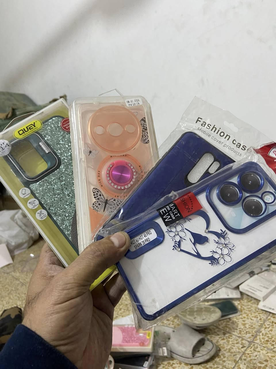 عرض خاص جمله فقط سعر الكفر 250 دينار تجيك تشكيله من عدنا موديلات وايتيمات حديثه وسعر لاصق 150 دينار توصيل لجميع المحافضات ***********
