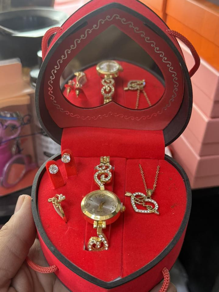 بوكس هدية 🎁 ممكن تمنحه لمن تحب بمناسبة قدوم عيد الحب 

للحجز والاستفسار مراسلتنا على صفحتنا 
 
🚘 يوجد توصيل إلى جميع المحافظات 

واتس اب 🤳
https://wa.me/+9647881283661

📍عنوان المحل ( صلاح الدين - قضاء بلد - شارع طير السلام - مقابل عمارة الأصيل ) 

امازون الربيعي


**إذا كنت صاحب هذا الإعلان وتريد حذفه لأي سبب، رجاءا أرسل رسالة إلى الدعم الفني**