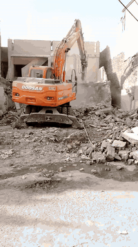 🛠️ هدم الدور والبنايات – تفليش المنازل والمباني  📞 07729131836 _أبو يا...