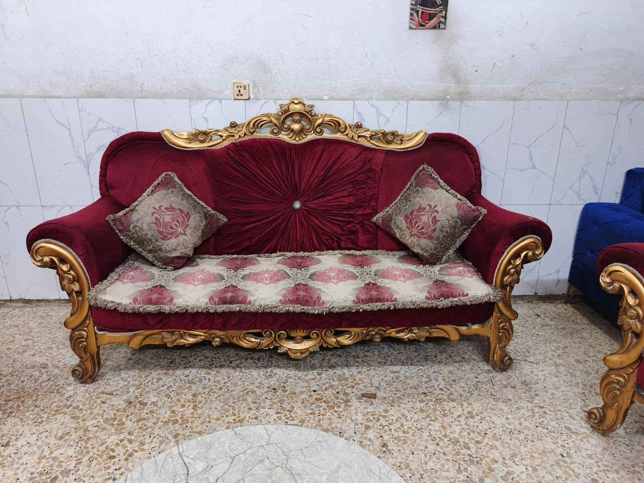 تخم زان تركي 10 مقعد مع الطبلات نظيف
سعره 270 وبي مجال مكان
 البياع يوجد توصيل بكروه ب واتساب
 ***********
