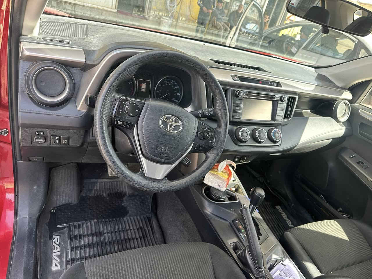 السلام عليكم 
راف فور 2017
مواصفات 
LE
فور ويل AWD
رادر تحديد مسار
مانع اصطدام 
كروز سرعة 
سيارة بچم كبس امامي خلفي
ضرر السيارة مرفوق وي الصور 
وسونار موجود 
ماشية 133 الف كيلو 
كير محرك مكفوله 
سيارة ولاكلوب مأشر بالدشبول 
حت بردة الجنطة الخلفيه البلادية موجوده 
رقم أربيل الجديد بأسمي سنوية وهزة كلها جدد قبل شهر مسويها

سعر السيارة (160)وبيها مجال 

مكان السيارة صلاح الدين تكريت
***********
