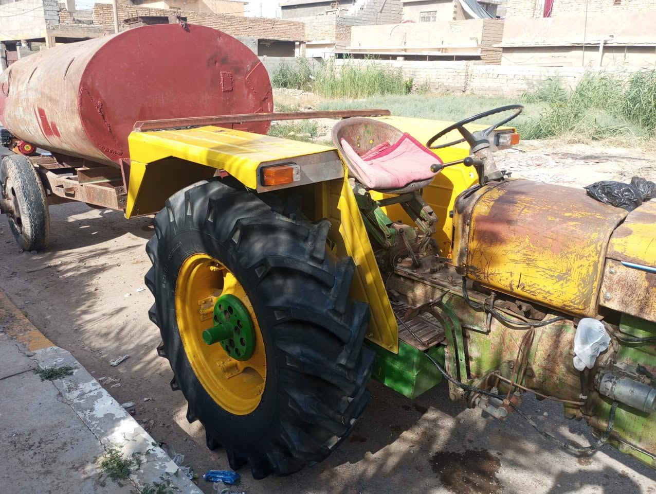 السلام عليكم عنتر للبيع موديل 89 مكينة نضيفه بيهه كتاب شركه عنوان ديالى رقم ***********
