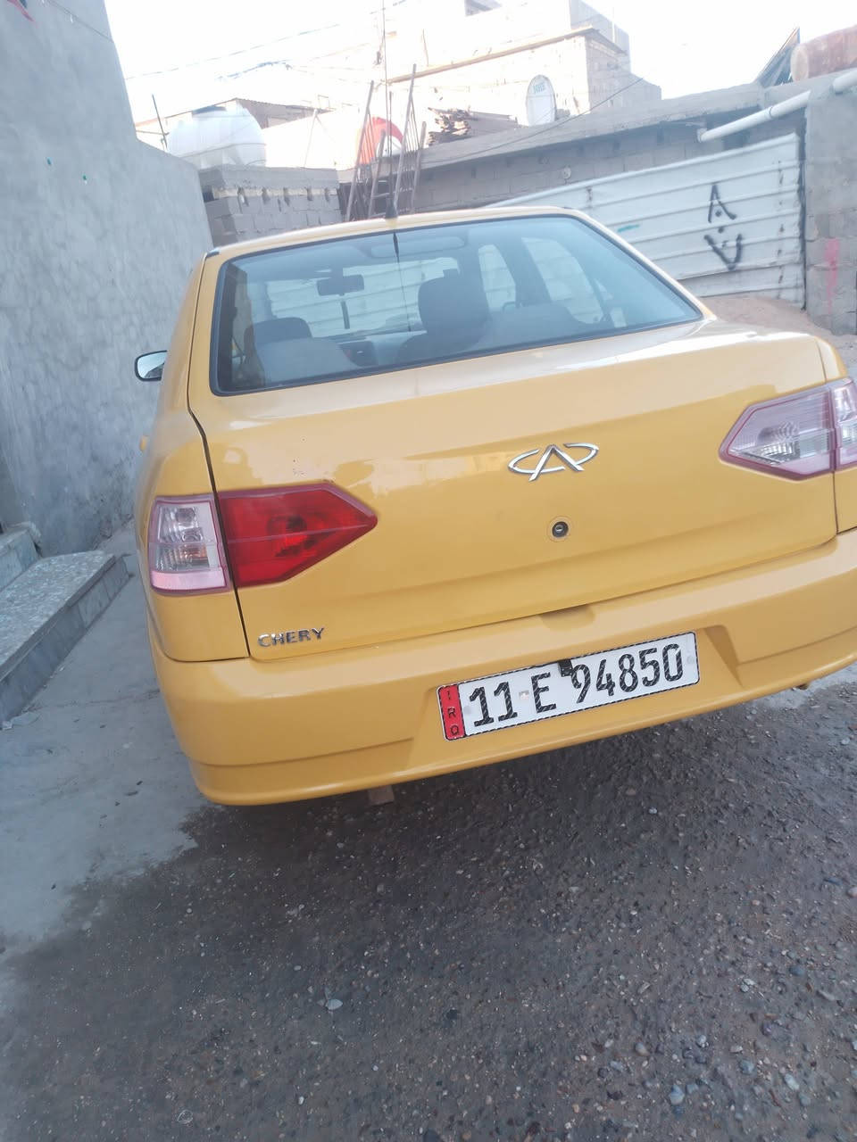 سيارة شيري موديل ٢٠١٦ بسمي هيه وغرامات مصفره كير ومحرك شغال صدر جديد تخم تاير جديد نقص تبريد عوزه غاز مكان بغداد بلديات بل ضباط رقم هاتف *********** سعر ٤٤ وبي مجال
