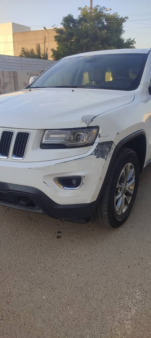 جيب لاريدو 2014 خليجي ماشية 170 بيها رصعات وحادث جاملغ بارد وبنيد يحتاج صبغ مكانها بغداد حي الحسين السعر 22  وبيها مجال للأتصال /***********
