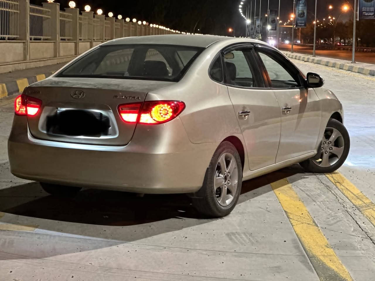 النترا 2009
بدون صبغ 
محرك 1600
محدثه افانتي 
رقم نينوى مسطره
بيها ربع جاملغ جهة النفر 
سياره مال بيت 
للاستفسار 
***********
