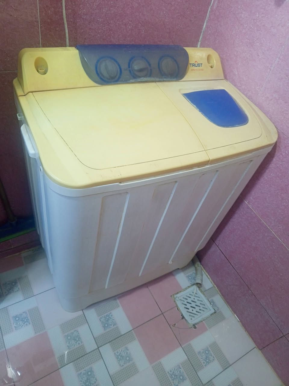 سلام عليكم غراض بيعه وحده ومناسبات سعر كلهان شغلات وخير من الله امنت الله *********** وتساب مفتوح المكان بغداد
