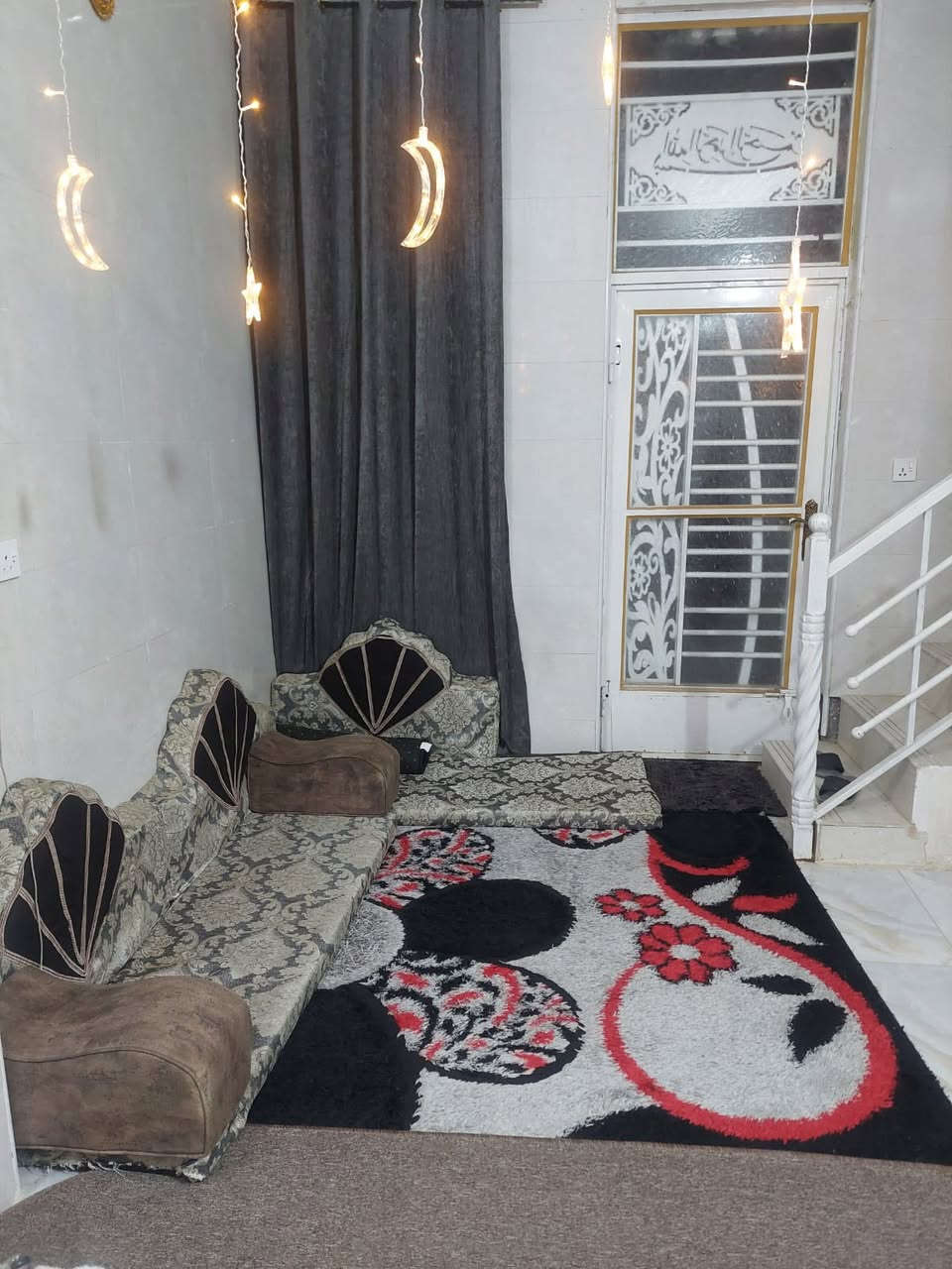 بيت ٥٠ متر طابقين اله مدخلين من يم جامعه أهل البيت ومن يم مستشفى وارث
لإيجار ٢٥٠ إيجاره
***********

‭٠٧٧١ ٩٢٨ ١٣٠٢‬
