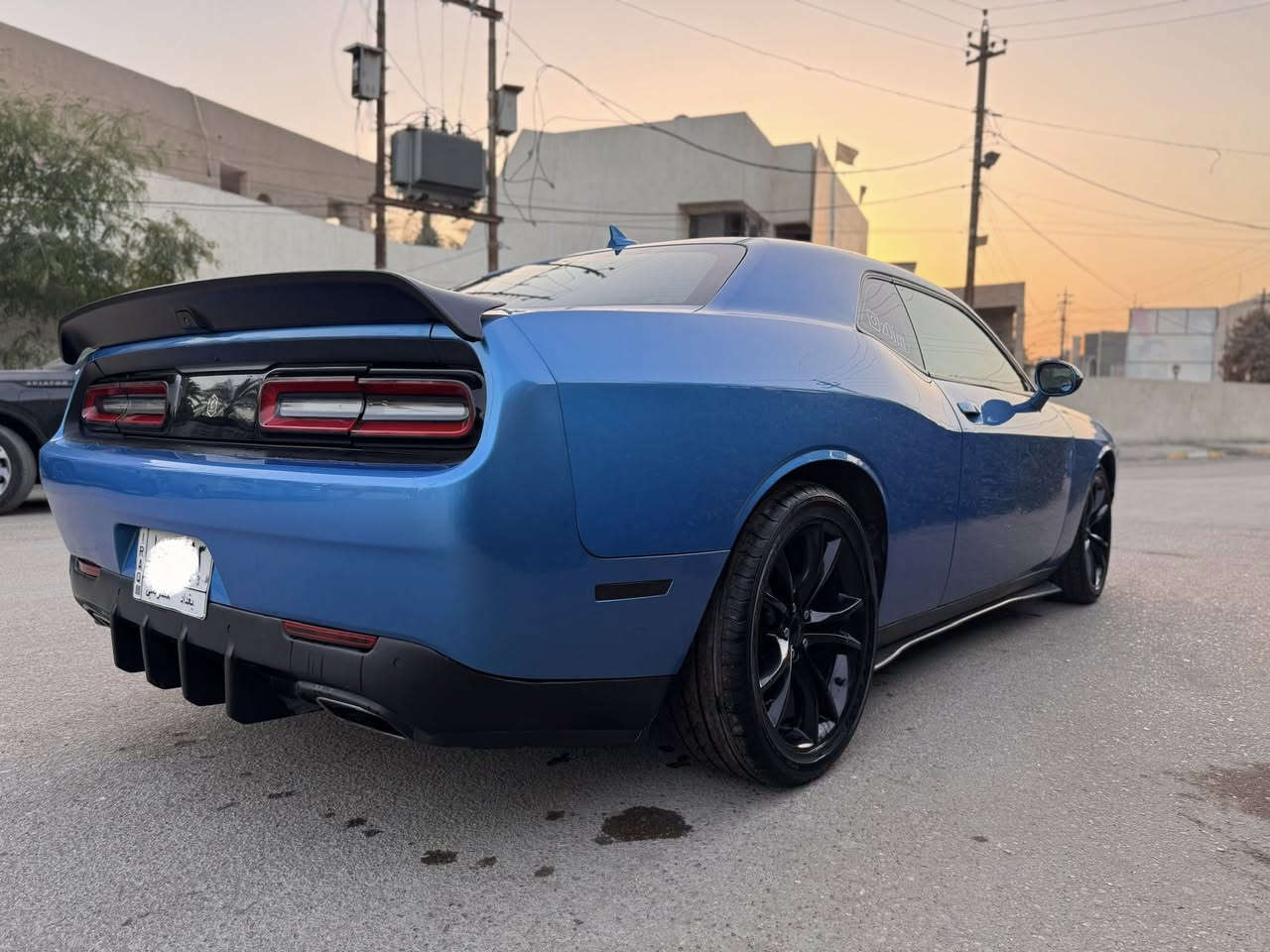 جالنجر بحري GT 6 سلندر 3600 تو ويل
موديل 2016 ماشية 99mil ، رقم بغداد
حادثها جاملغ بنيد ، سونارها وصور حادث بلمنشور
سيارة فول مواصفات ( كشنات كهرباء وجلد وتدفئة تبريد ، تدفئة ستيرن ، دكمة سبورت ،تشغيل عن بعد ،دخول ذكي) فول عدة الفتحة 
عليها عدسات زرع لد كلش مرتب ب300$ سويتة 
عليها شوتة رياضية Kn سعرها 400$ اصلية ، يعني اطلع بيها بنص الفيضان والمي كلشي ماعليها لاتسحب مي ولا شي 
تخم تاير جديد
كير محرك تبريد كلة كفالة 
حجر بيئة موجود وكفالة لبلادي
السيارة مرتبة وحلوة صارلها سنتين عندي
والسيارة مال جناي ماتعبة نظيفة ،
سعرها 160 بيها مجال بسيط
ومكاني بغداد الدورة 
خاص لو *********** 
، تحياتي
