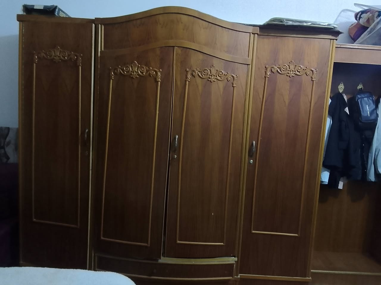 غرفه اخشاب عراقي تسكام للبيع احله من الصوره كلش نضيفه مكاني كربلائ ***********
