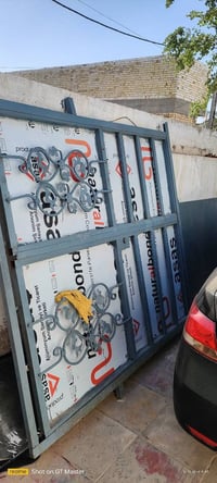 باب جديد • عرض ١٫٨م • بيه قفل