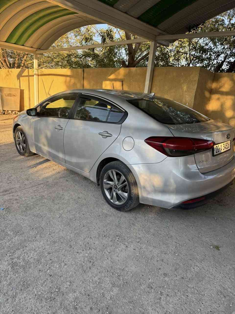 السلام عليكم فورتي مديل 17سياره جديده بدون ضرر كير ومكينه شرط بالكارتون العنوان ديالى بعفويه ***********.   سياره بسمي 128
