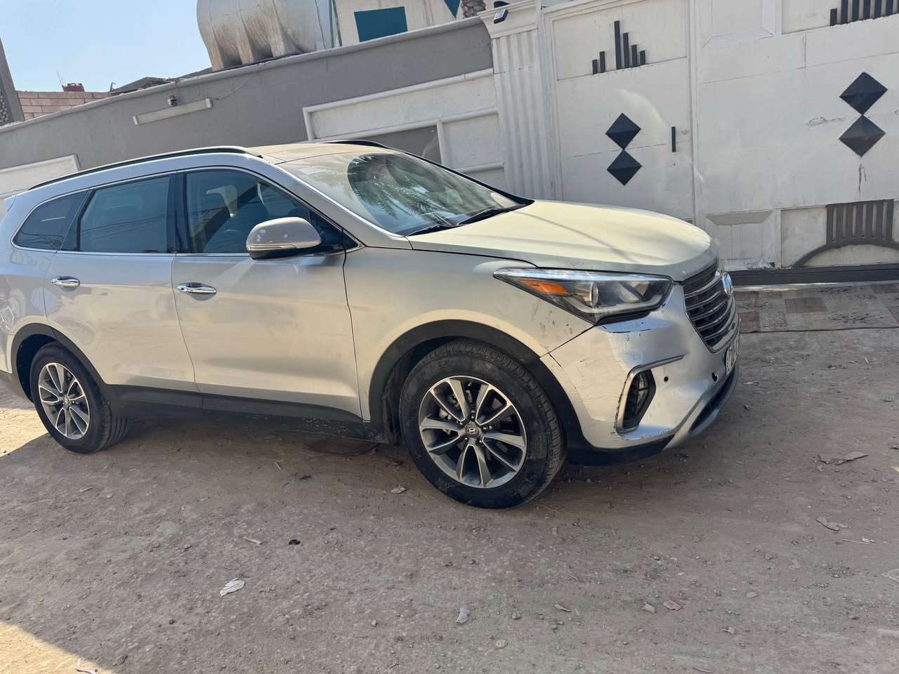 للبيع سنتافي فول واحد على واحد موديل 17 أمريكي بيه أربع قطع بدون دواخل وجاردات  رقم أربيل دولي بسمي  7 راكب 6 سلندر السعر ١٥٣  وبيه مجال حك الجيه مكاني للنجف 
*********** النجف, العراق
