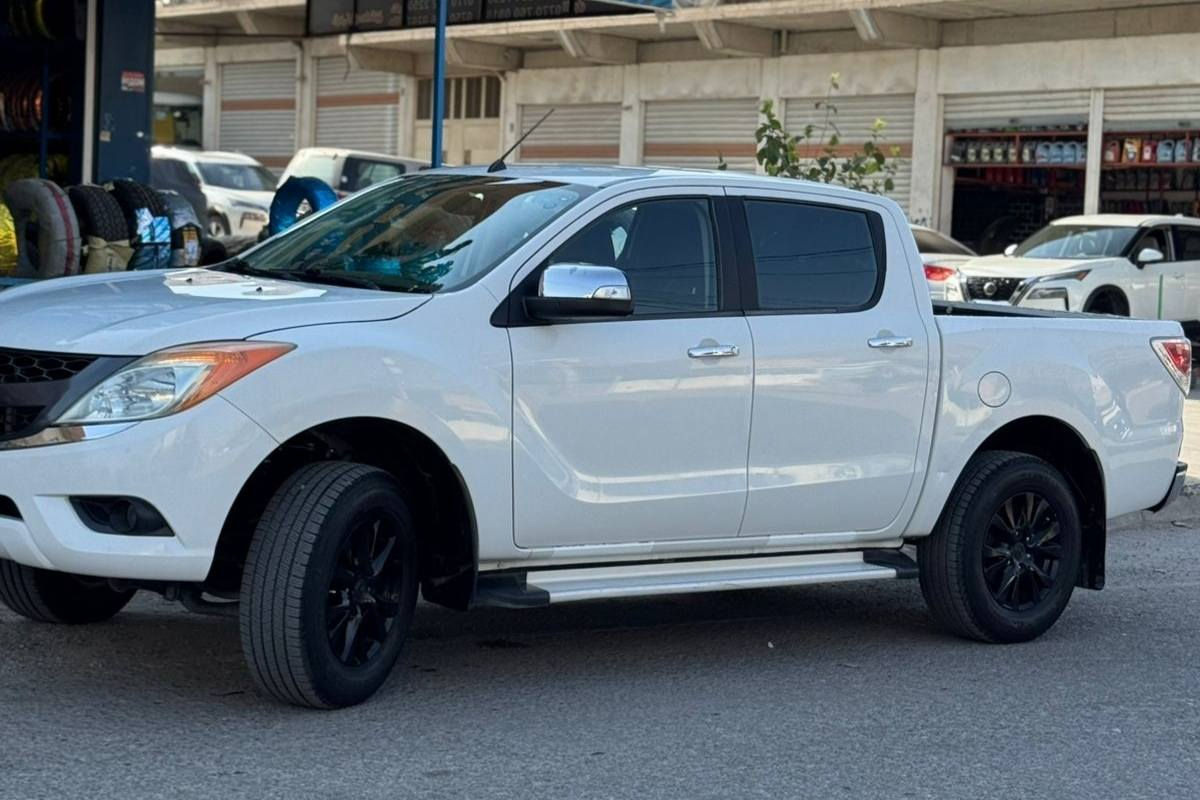 مازدا پیکاب 2014  دەبڵ ئەکسل 
فول مواسەفات دەبڵ کارەبایی و تراکشن
ڕیتایدەر و ڤۆلیوم و تەحدید سورحە
ئاوێنە شەفت و کارەبایی لایت ئۆتۆ  
فڵچە ئۆتۆ کوشن جڵد مەکینە ٢:٥ بەنزین
سەنەوی تا کۆتای ٢٠٢٧ تازەیە  
زۆر خاوێن و لۆک ماوە 
یەک بست ساردی بە چەمەلاغی سەیاقەوەیە 
 مەسرەفی تێدا نییە   

سـعـر : لە کۆمێنت داوابکە ڕاستەوخۆ بۆت دێت 📥 

گێر و مەکیەنەی بەشەرت 
هیچ کێشەیەکی تێدا نییە 

ژمارەی خاوەنەکەی 
***********
