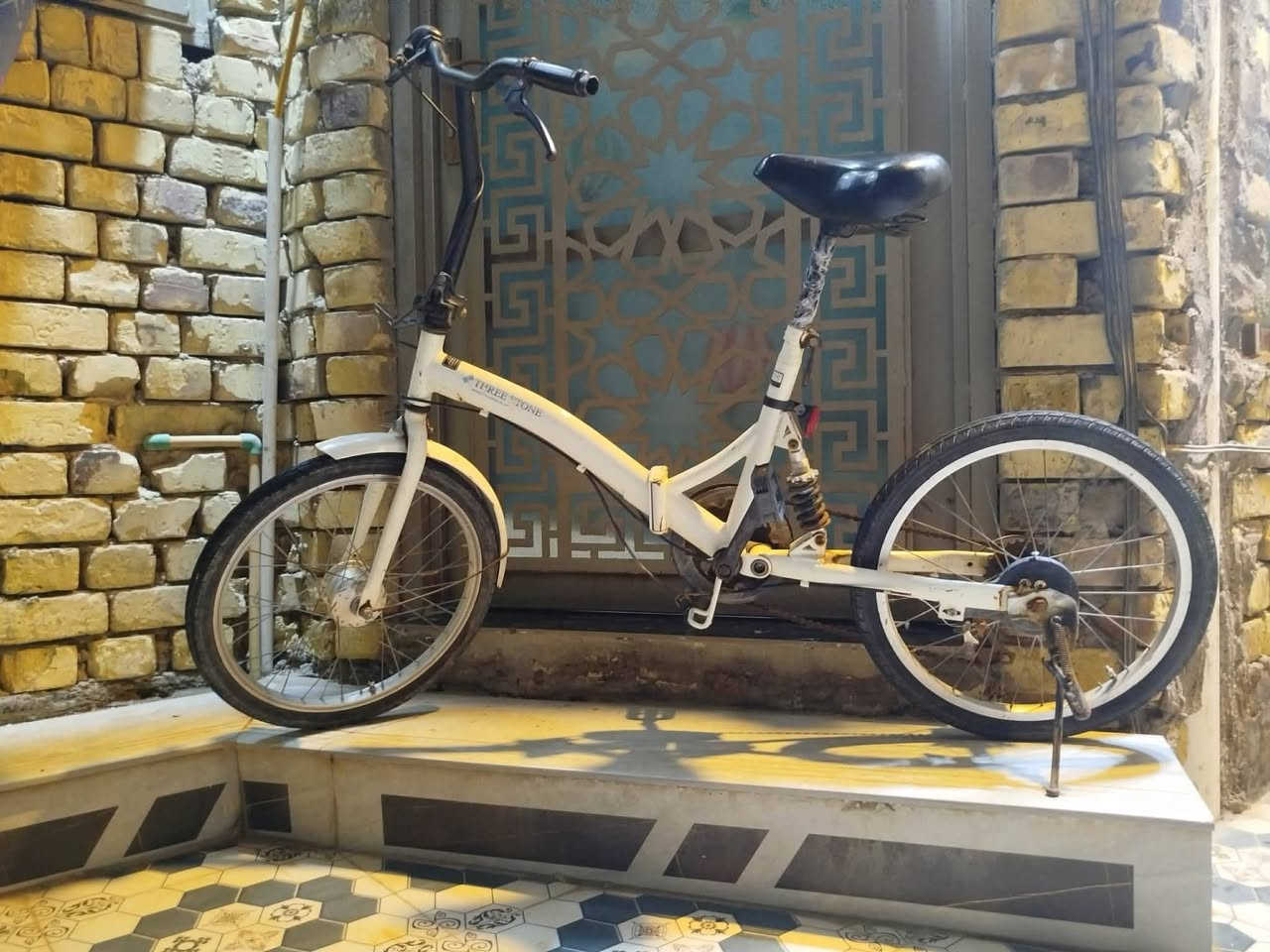 سلام عليكم باسكل ابو الدبل باله السعر 60وبي مجال مكان دوانيه مركز 0 7 8 0 40 40 594
