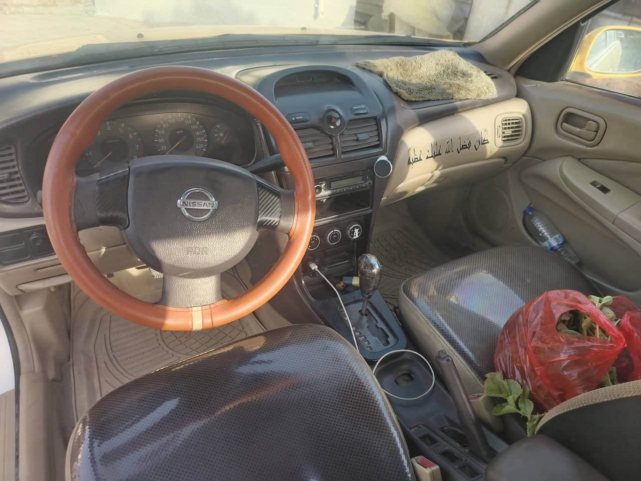 سلام عليكم اخواني عندي نيسان سني ٢٠٠٩ كوري رقم بغداد للبيع او المراوس هزة جاهزة مصفرة هيئة وغرامات صدر خلفي وامامي جديد تبريد تدفئة شغال محرك كير جديد شادينة يحتاجله صبغ السعر ٧٥ مكان السيارة بغداد الكرخ هذا رقمي ***********
