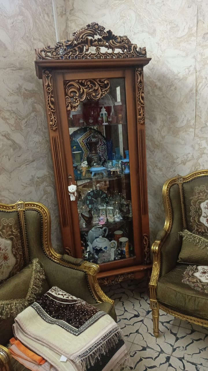 السلام عليكم تخم وفاترينا للبيع السعر ٧٠٠ مكاني المنصور متواجد واتساب رقمي ***********
