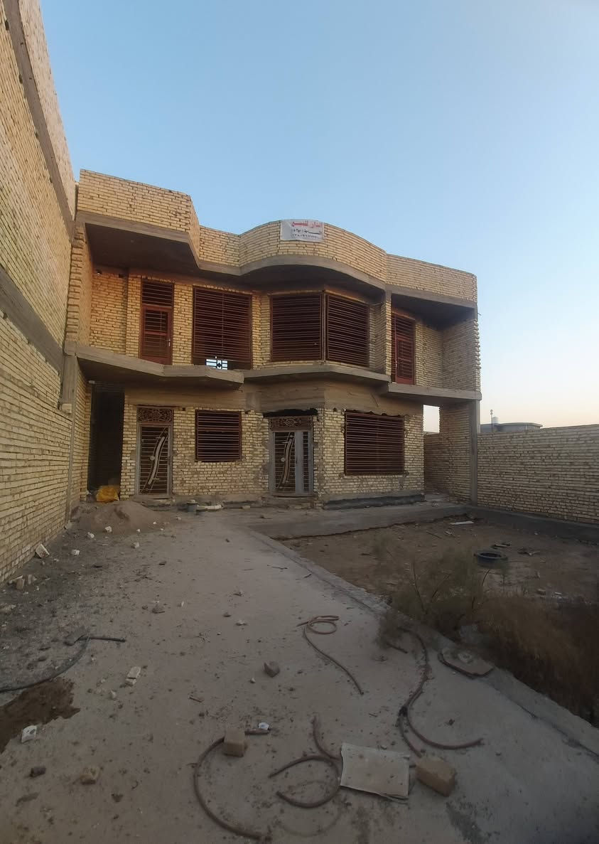 هيكل بيت طابقين للبيع، المساحة 250م²، في منطقة الموظفين/ قضاء العزيزية / محافظة واسط..
المنطقة خدماتها كاملة وشاملة (ماء، كهرباء، مجاري).
 للإستفسار عن السعر والتفاصيل، التواصل على الرقم: *********** (يوجد واتساب)
