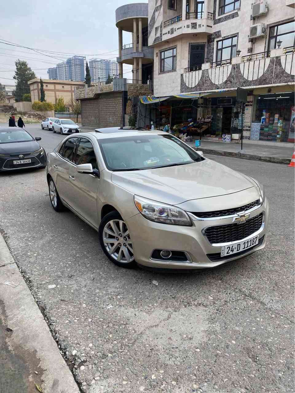 شوفرليت ماليبو ٢٠١٦ موصفات LTZ فول  سلايت داخل قرميدي كشنات هيتر وتبريد وكهاربائي رادار امامي خلفي وجانبي اشاير بلمري تشغيل عن بعد ويل ١٧ كروم لايتا زينون شركة وبكلايت ليد شاشه وكاميرة دوار السيارة كلين بيها ربع جاملغ الامامي صبغ بدون اي ضرر  محرك بلادي شرط مامفتوح رقم وسنوية هزة جديد   ***********.    *********** دهوك, العراق
