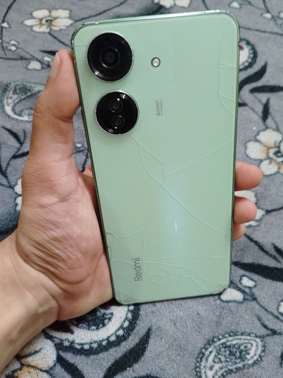 Redmi
ذاكرة 256 

رام 8

السعر 75 
تواصل خاص 

اتصال ***********
