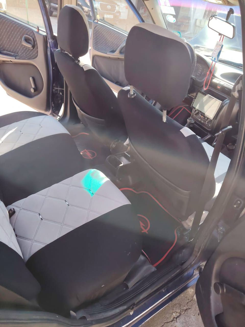 استرا ستيشن حجم ٢٠ كير توماتيك 
موديل 1995 بدون صبغ كاربون بسمو شرط التحويل 
محرك بدايت نفخ السعر 58مجال قليل اني مكلف بل نشر
***********
