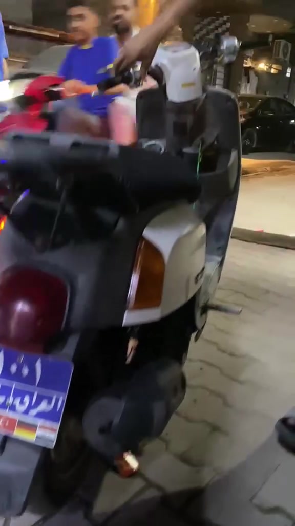 سلام عليكم دراجه بوليس مكينه بلاديه ما مفتوحه دراجه حلوه أو ناعمه متنسمع نكره بكل وكت عيبه بس الكفر المامي مكسور من جوه سعره 550 مكاني بغداد المنصور ه‍***********
