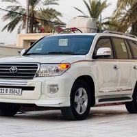 يتوفر غراض لاندكروز بغداد السنك مجمع مينا الفرع الاول بغداد شارع الظلا...