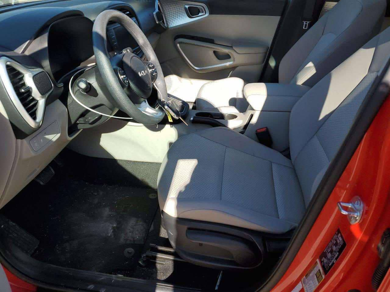 للبيع كيا صول  موديل٢٠٢٣ حادث جاملغ خلفي بدون أيرباك داخل بيجي ماشيه ٢٧ الف رقم بابل مكينه ٢٠٠٠ دوش
مواصفتها رادارات امامي وجانبيه وخلفية شاشه حجم الكبير أوتو هولد ومواصفات اخرى  السيارة جديدة بمعنى الكلمه 
***********
