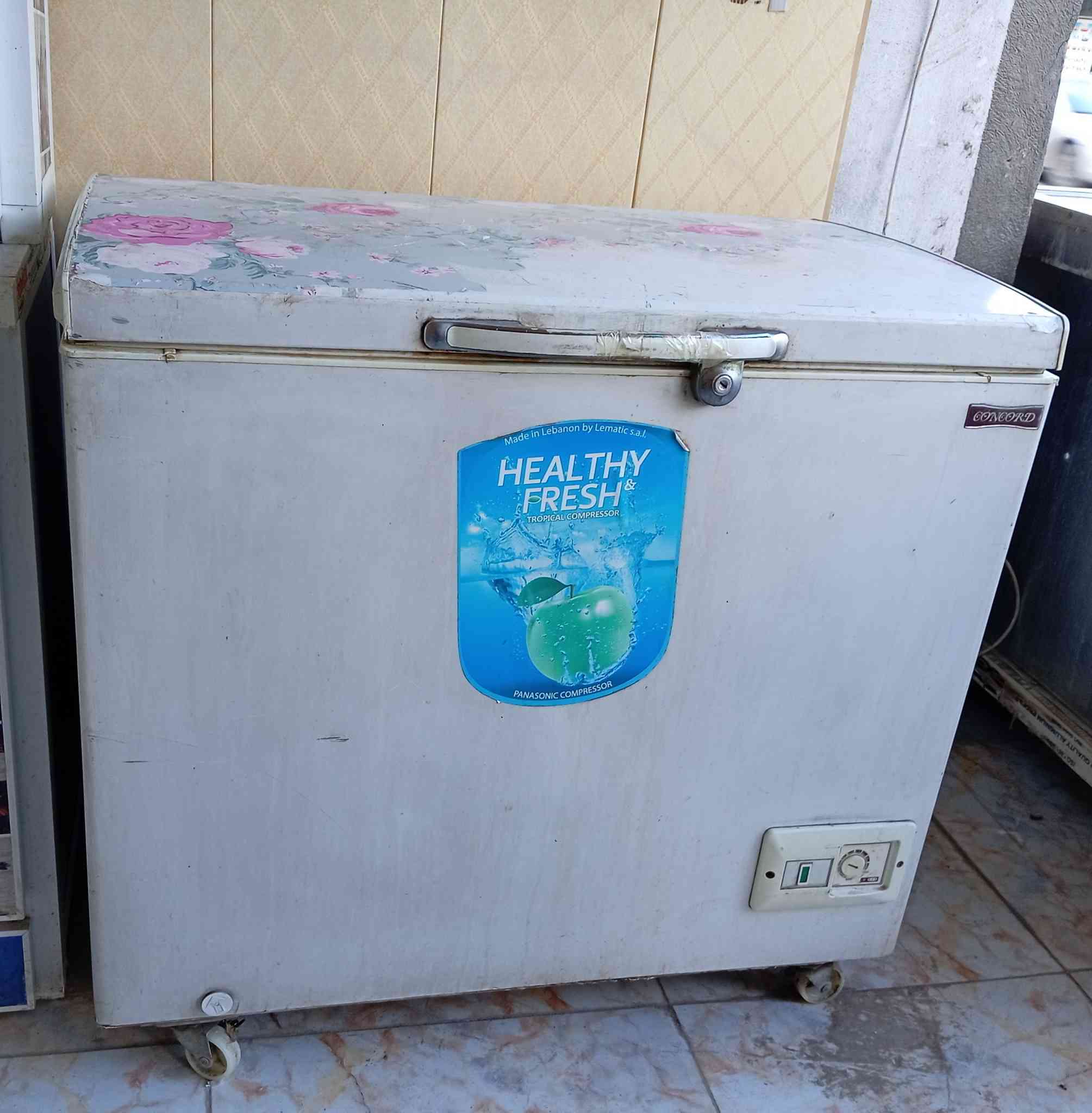 بسم الله
غراض للبيع العنوان المحمودية مقابل المركز الصحي 
والمحل الثاني شارع قيم َمقام قرب الوكيل ابو كريم ويوجد ايضآ باله في مجمع المنصور التجاري خلف عمارة الخضيري و مقابل البيت التركي
***********
***********
