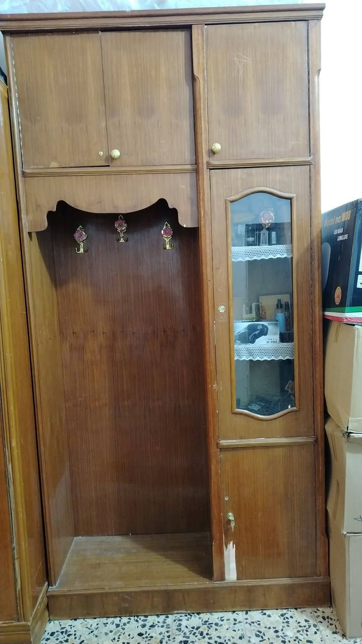 سلام عليكم جبتلكم كنتور وزاوية وميز مراية نظيفات بس بيهن اضرار بسيطةوكلهن تسكام عراقي  سعرهن كلهن 350 وبيهن مجال


**إذا كنت صاحب هذا الإعلان وتريد حذفه لأي سبب، رجاءا أرسل رسالة إلى الدعم الفني**