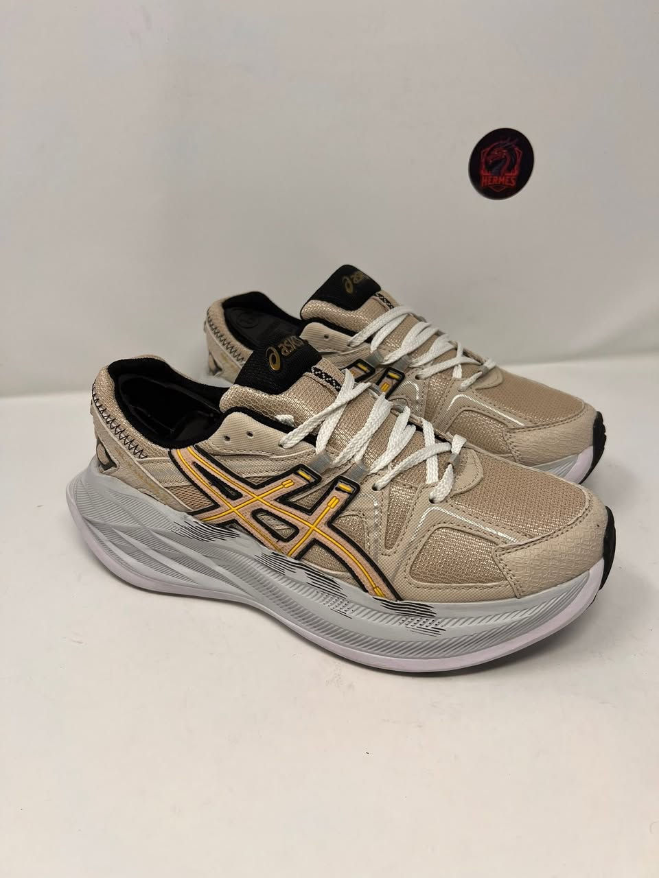 متوفر ✅
Asics
الحجم:41(26سم)
الوصف: باله فيتنامي نظافة 💯، فوم مريح ونازك قطعه تجنن

السعر:  35  الف دينار عراقي.

🚚 يوجد توصيل لجميع المحافظات وجميع المناطق في العراق

ادخل انستا شوف القطع القويه المتوفره 
https://www.instagram.com/hermes.storex?igsh=MTQwdWQ4OTZ1YmxoMg%3D%3D&utm_source=qr


**إذا كنت صاحب هذا الإعلان وتريد حذفه لأي سبب، رجاءا أرسل رسالة إلى الدعم الفني**