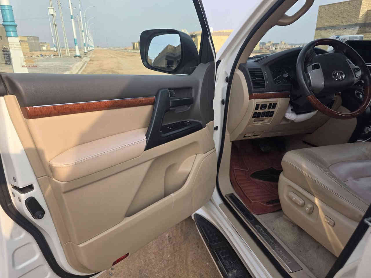 للبيع 
لاندكروز 2015
كفاله عامه
6 سلندر 
بريمي فول مواصفات (مواصفات لكزز)
ماشيه185 الف حقيقي
رقم بغداد انكليزي مداور ثاني يوم 
السعر 425 وبيه مجال للشراي 

*********** السماوا, المثنى
