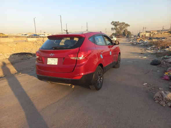 توسان خليجي موديل 15رقم بغداد تحويل فول بنراما صار بيه حادث سيارة ابيعه على حادثه لغد شاصي مكفول سيارة شغاله وجاهزه كير مكينه تبريد صدر تخم تاير كله جاهزه مكانه سيارة بغداد جسر ديالى سعر110مجال قليل اعتذر من المراوس***********
