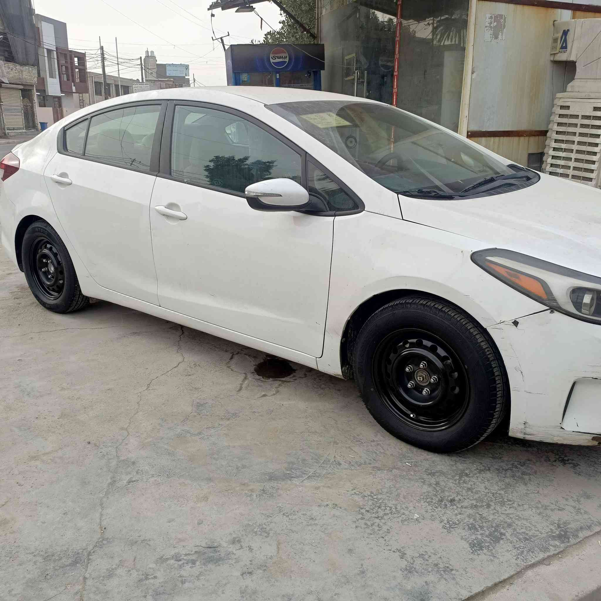 السلام عليكم كيا فورتي موديل ٢٠١٧ رقم اربيل الدولي  سنويه مساقطه تحويل مباشر سياره جاهزه من كلشي تخم تاير صبغ وياله حراري صدر كله جديد منضومه تبريد جديده مدوشمه كشنات وارضيه منضومه زنون شمسي ناصي منضومه غاز جديده  سياره مال جناي بدون ايرباك الغود وشواصي كلهن كفاله مكينه وكير خير من لله حادثه جاملغ امامي مبدل صفحه سايق وربع الباب مرشوش وباقي سياره وليبل واحد  وبيه بل هلالت الخلفيه صبغ وربع الباب الخلفي مال العبري  
السعر 112وبيه مجال 
مكاني بغداد 
الاستفسار ***********
