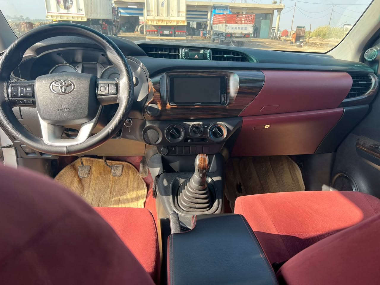 السلام عليكم ورحمة الله وبركاته
تويوتا هايلوكس 2024 ساز  كير عادي رقم بابل رقم الانكليزي حساسات البنيد جكات سياره جديده كلش مكفولة كفاله تحويل مباشر مكلف بنشر الاتصال على صاحب سيارة 
***********
