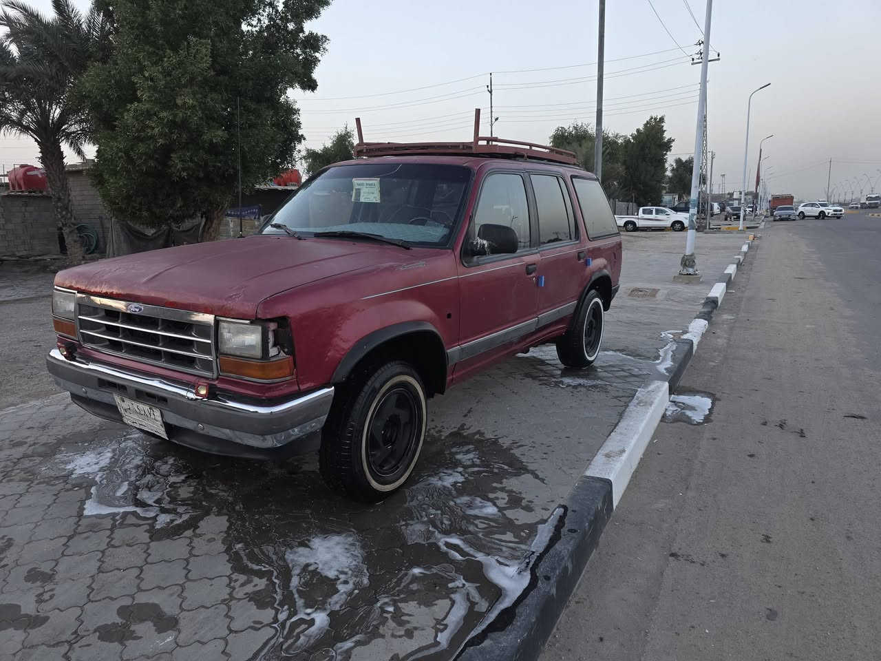 السلام عليكم فورت اكس بلور مديل ٢٠٠٠٠رقم بصره السنويه بعده مانتهيه مكيه وكير ٢٥٠٠ بطه جدد حداديه تخم تاير كله جديد مكفلوله من الضربه السعر ٣٨ الشراي يتصل البصره الزبير ***********
