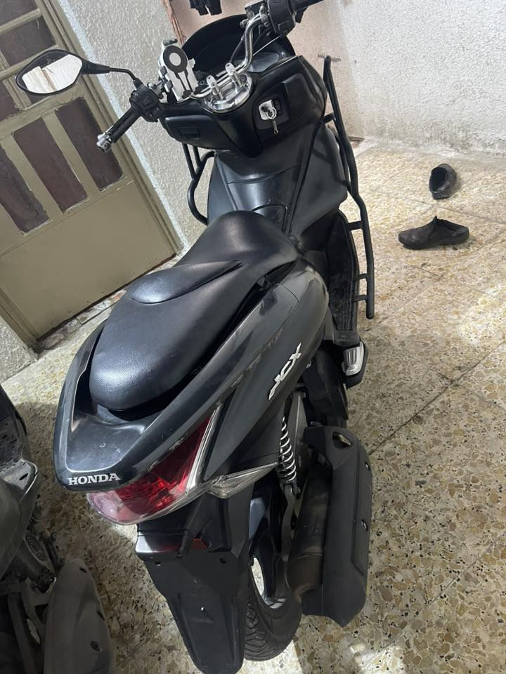 سلام عليكم بيسي اكس مال رمبه ماشيه ٢٨ الف حساس ازحام حرافA ستان كهربائي دراجه مال رمبه اوراق المعرض موجوده مكفوله كفاله عامه العنوان بغداد البنوك ***********
