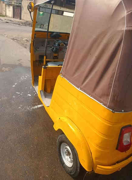 17مكينه مال 20رقم وسنويه كل نقص ما بيهه ب4250وبيه مجال قليل حك الجيه ***********
