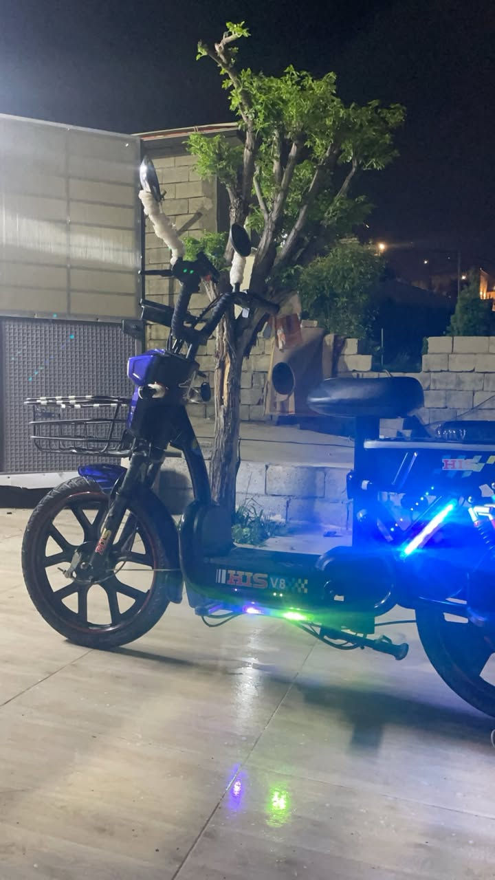 بۆ فرۆشتن بە شەرتی وایەر بۆ وایەر یەک دەنک عەیبی نییە فول فول مواسەفات چواری و بلوتوس و کامل لاشەکەی لید شوێن سلێمانی و نرخی ٣٢٥هەزار و مەعامەلە ئەوەش رەقەمم ***********
